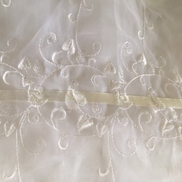 Communion dress - Picture 3 of 3